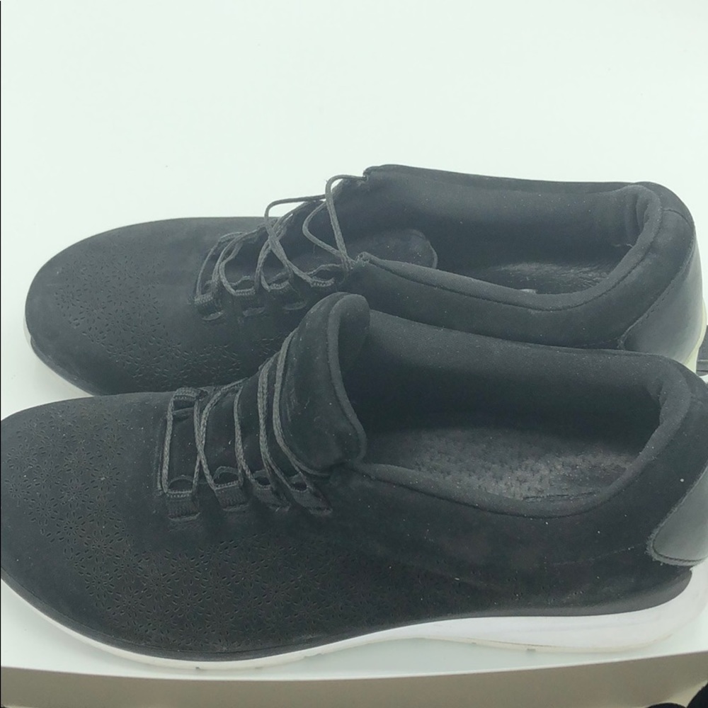 ZeroTie Women’s Fresh Breeze Lace Up Shoes Size 9